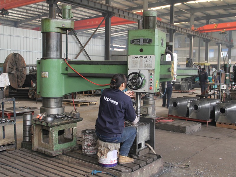 鉆床--機加設(shè)備